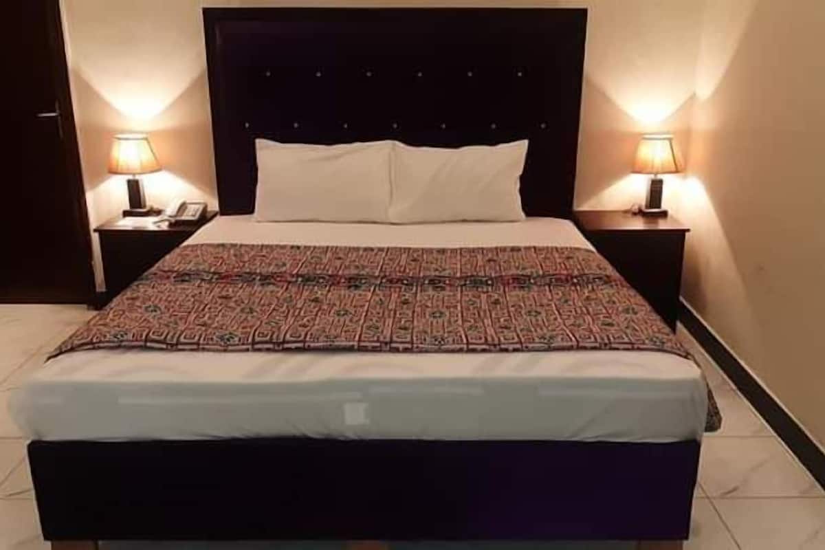 comfort double room single use | 1 bedroom, blackout curtains, free wifi