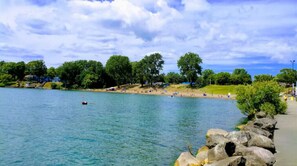 Beach - Colchester Harbour - Lake Erie (Essex)
