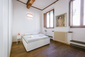 2 slaapkamers, een strijkplank/strijkijzer, wifi, beddengoed