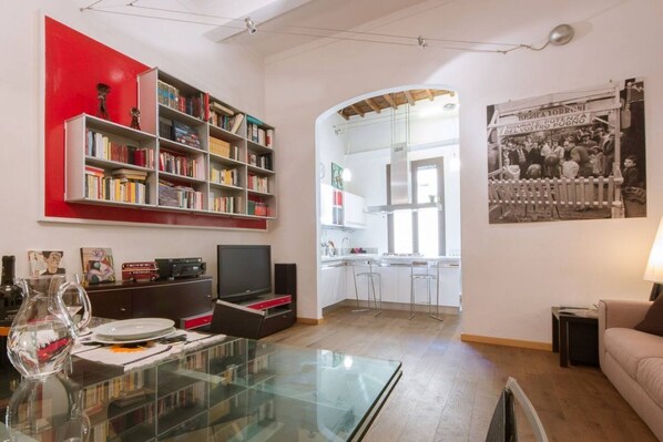 TV - Apartments Florence - Serragli contemporary (Firenze)