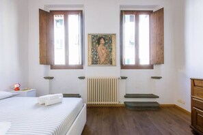 2 室のベッドルーム、アイロン / アイロン台、WiFi、ベッドシーツ