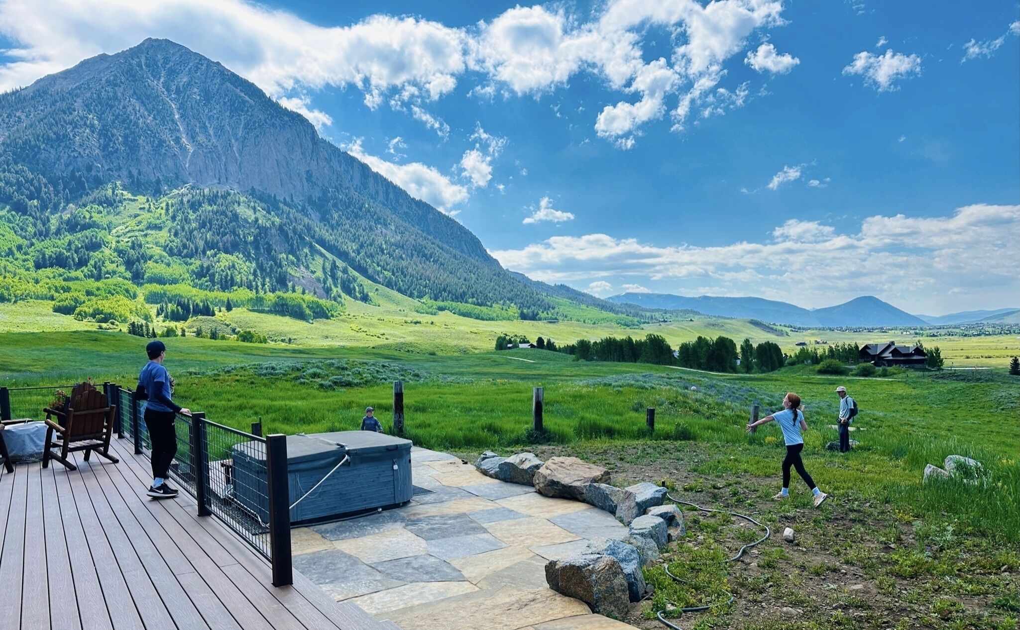 Private Butte Views, Perfect Proximity to CB & Mtn