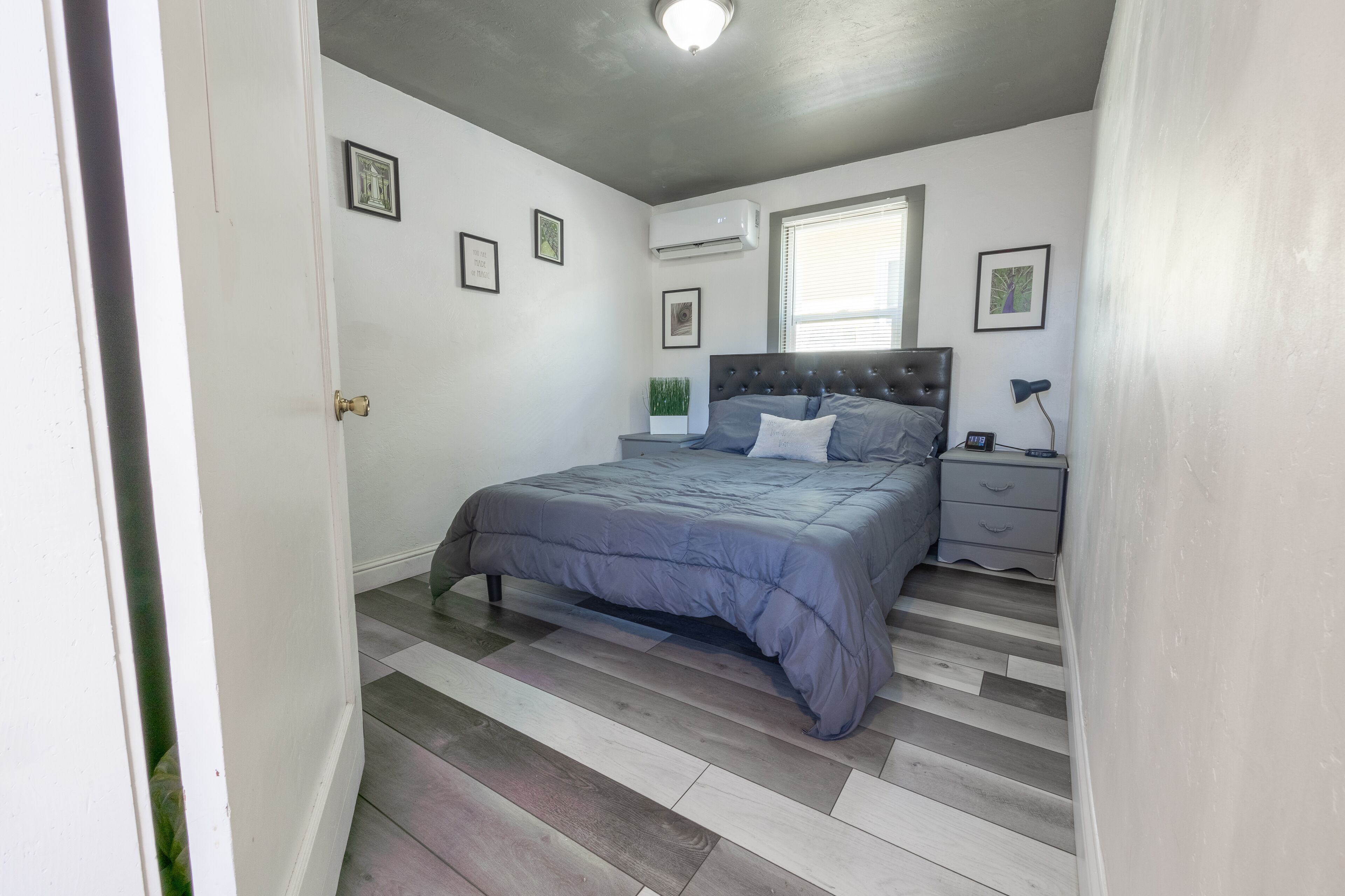 2 bedrooms, individually furnished, iron/ironing board, free WiFi