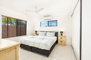 4 bedrooms, iron/ironing board, free WiFi, bed sheets