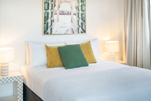 3 عدّة غرف نوم ومكواة/لوح كي وواي فاي مجانًا وملاءات أسرّة