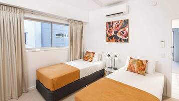 3 bedrooms, iron/ironing board, travel cot, free WiFi