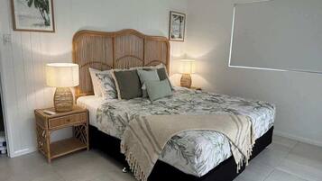 2 bedrooms, iron/ironing board, WiFi, bed sheets