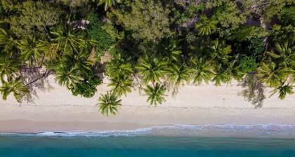 Sea Heaven: Beachfront Getaway on the Esplanade