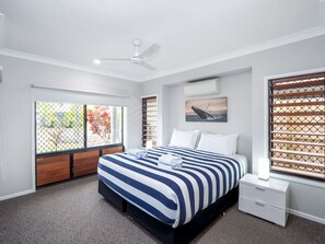 4 bedrooms, desk, iron/ironing board, WiFi