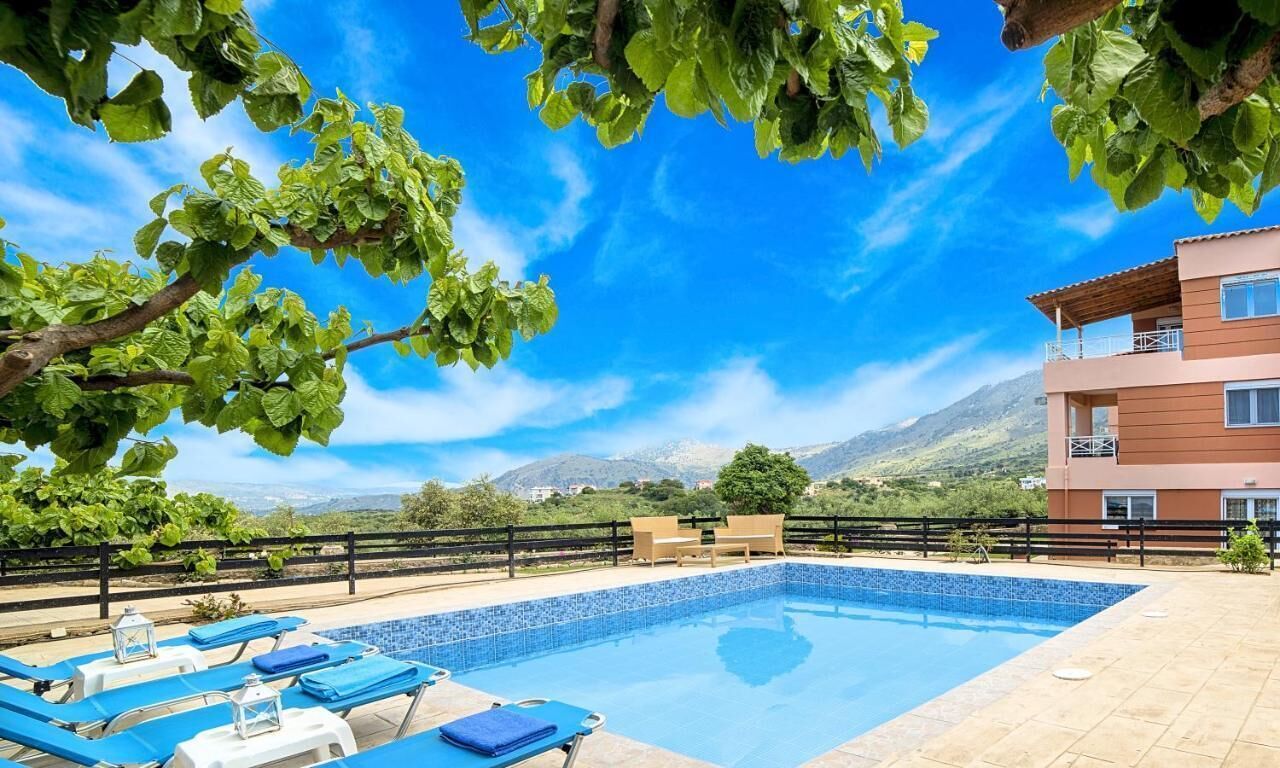 حمّام سباحة خارجي