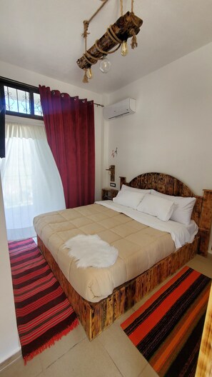 Memory-foam beds, desk, soundproofing, free WiFi - Clockwise Gjirokaster (Gjirokastër)