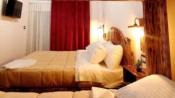 Memory foam beds, desk, soundproofing, free WiFi