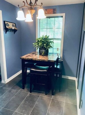 Dining - Xscapecation Oasis (Tulsa)