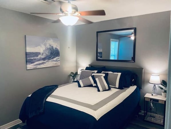 2 bedrooms, desk, iron/ironing board, free WiFi - Xscapecation Oasis (Tulsa)