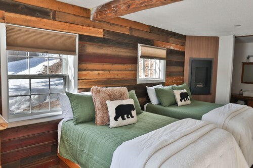 Rent your own private Resort! Walk to the slopes at Gore Mountain!