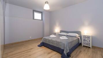 2 chambres, fer et planche Ă repasser, draps fournis