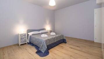 2 Schlafzimmer, Bügeleisen/Bügelbrett, Bettwäsche