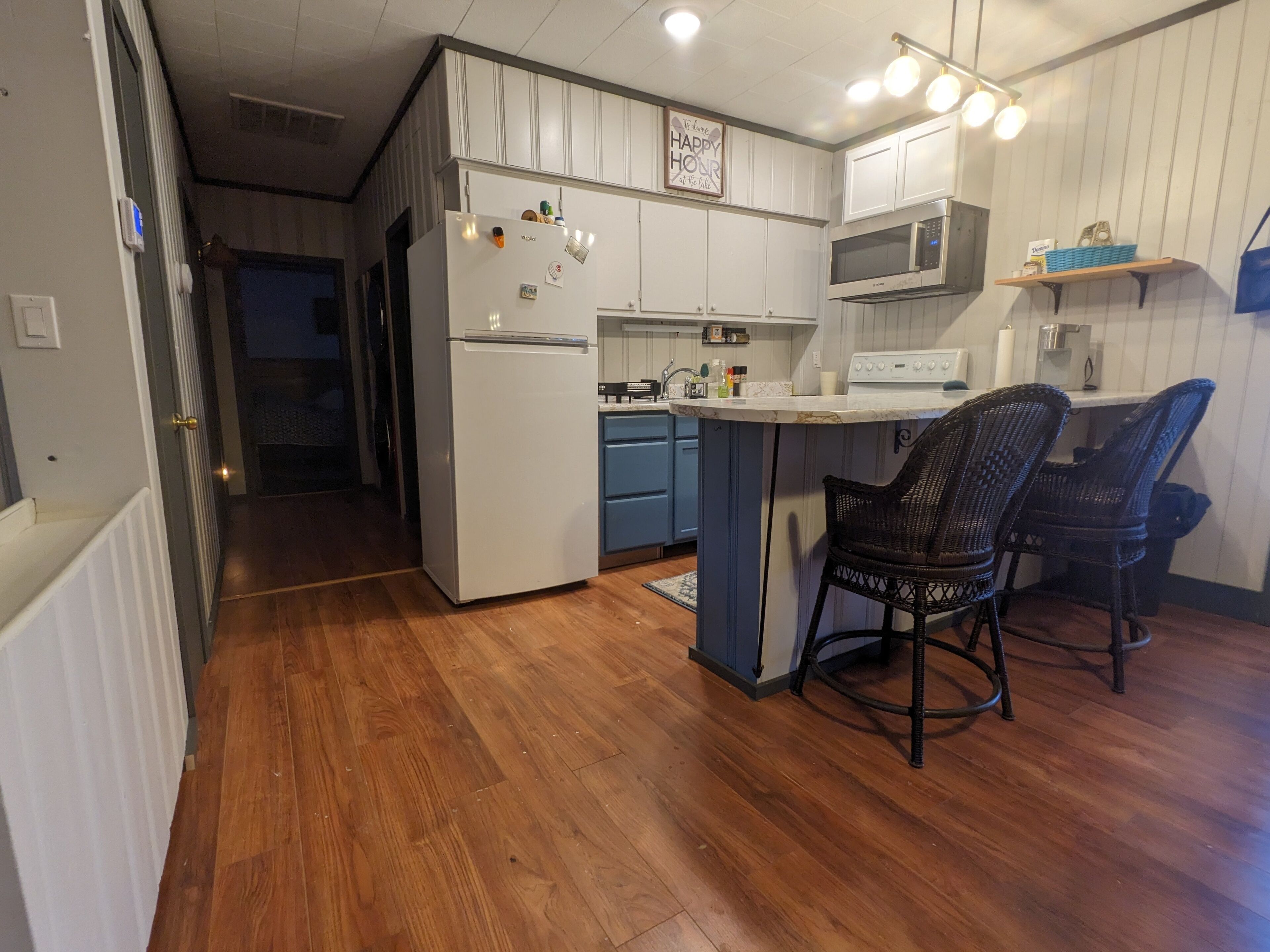 Lakefront Cottage: Amazing Mountain Views Directly on Lake Champlain