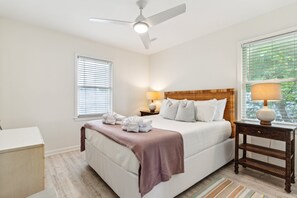 4 bedrooms, iron/ironing board, WiFi, bed sheets