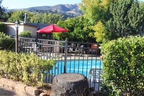 Exterior - Little European Lodge (Carmel Valley)