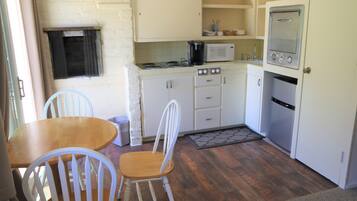 Junior Studio | Living area | 40-inch Smart TV with cable channels, TV