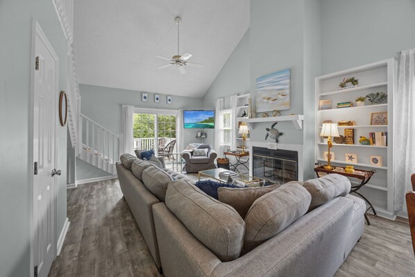 TV - Quiet street, Minutes Walk to Beach & Rec Center -Perfect Family Beach Home! (Isle Of Palms)