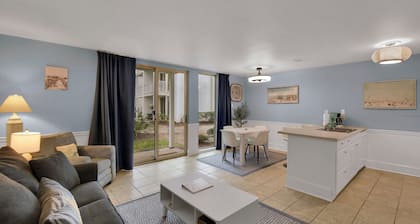 Tranquility Villa -quiet corner unit just steps away from the beach