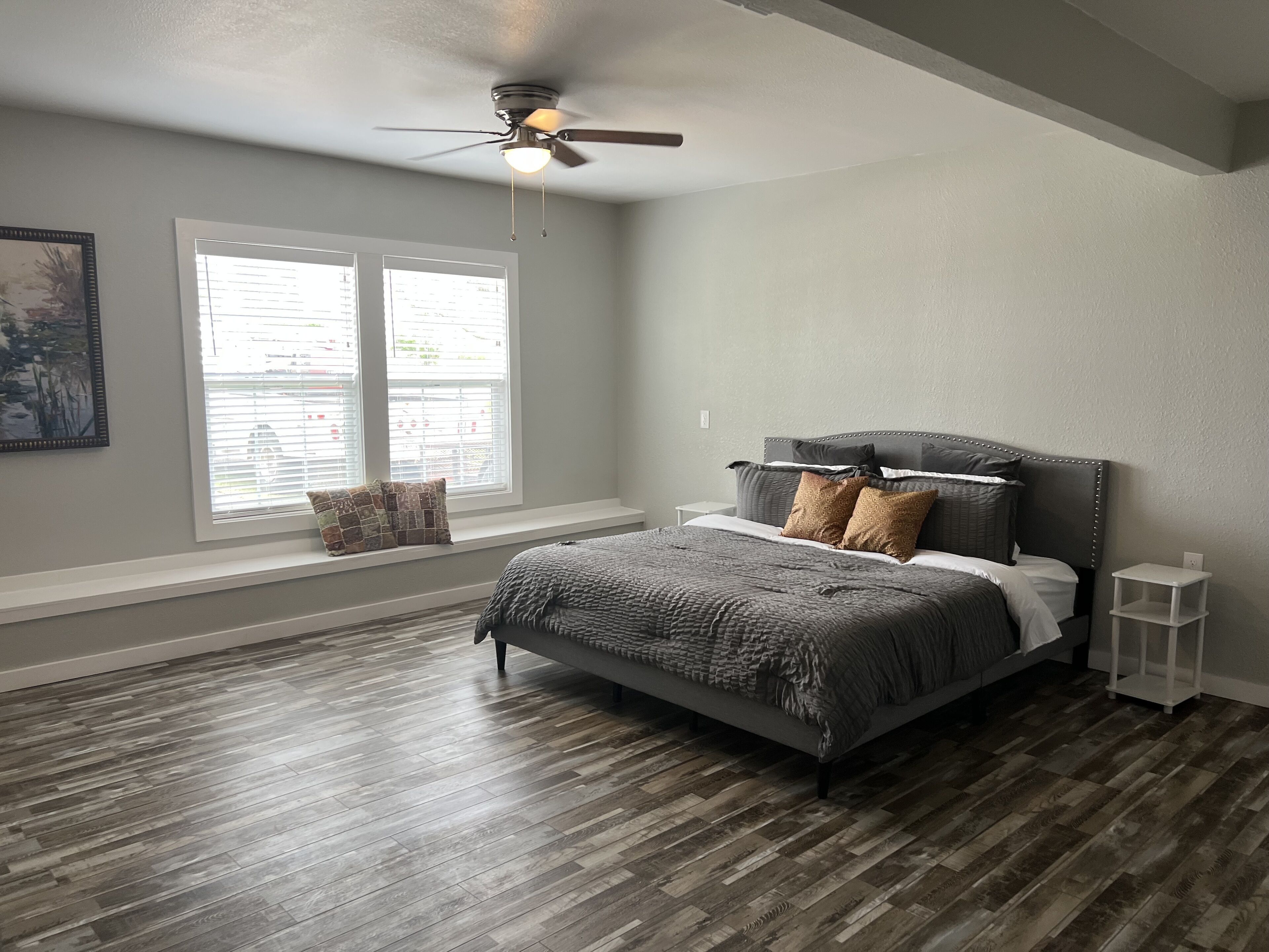 Master King Bed