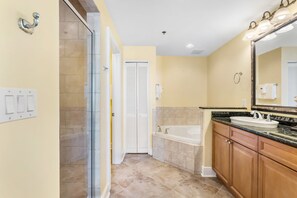 Combined shower/bathtub, hair dryer, towels - Azure 305 ~ Beachfront Luxury Retreat ~ Million Dollar Views! (Fort Walton Beach)