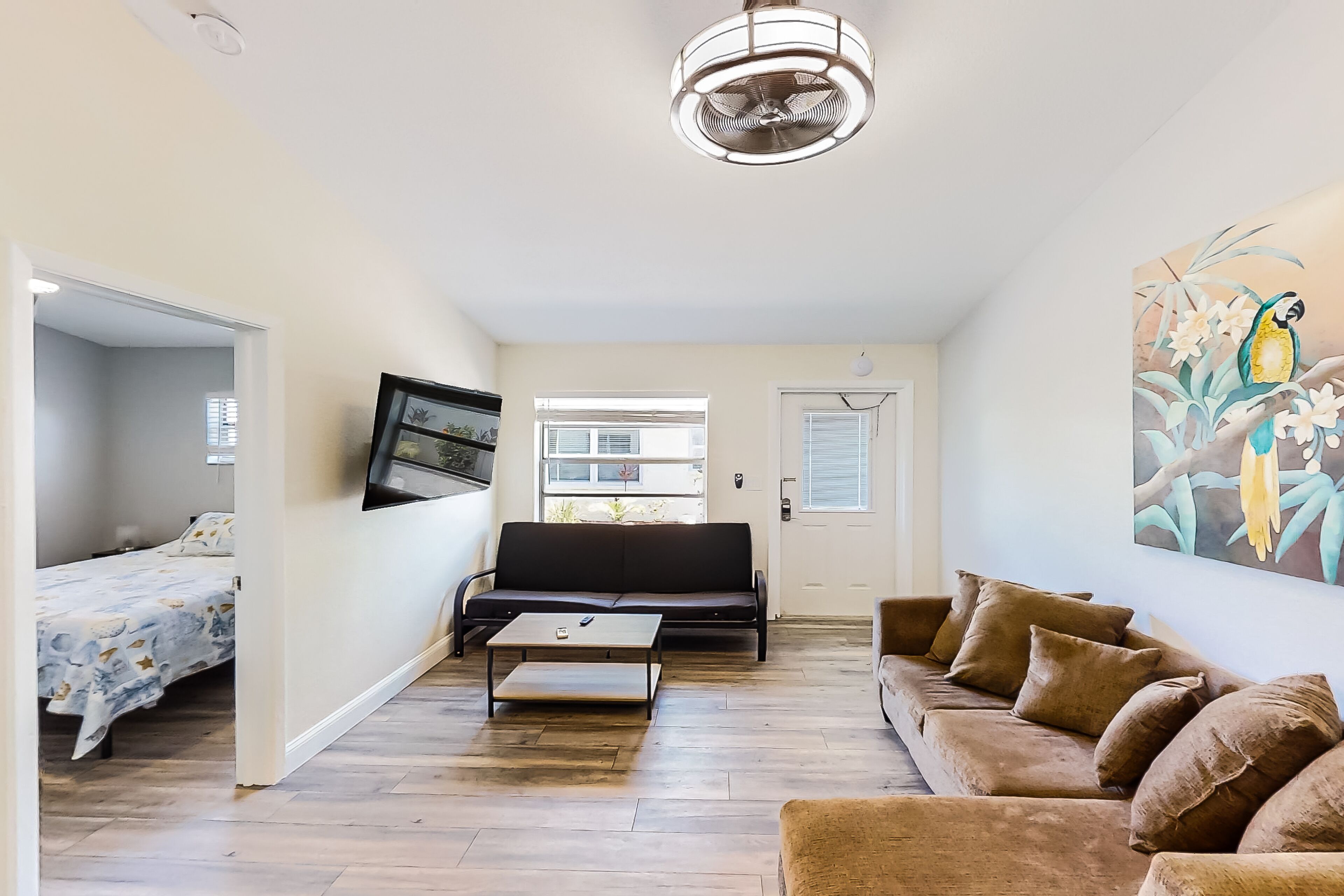 Well-equipped condo with dock, outdoor pool, washer/dryer, streaming, partial AC