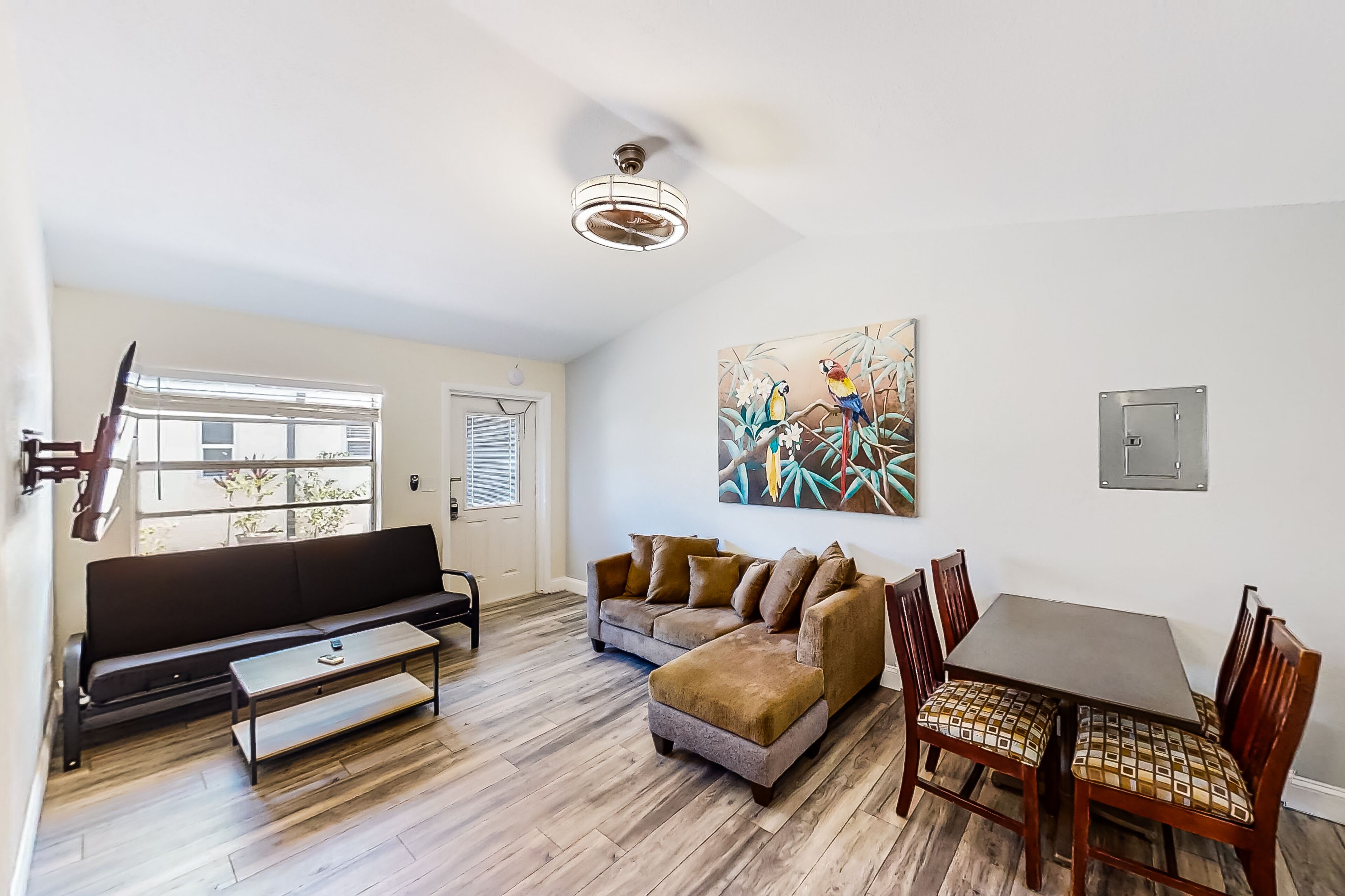 Well-equipped condo with dock, outdoor pool, washer/dryer, streaming, partial AC