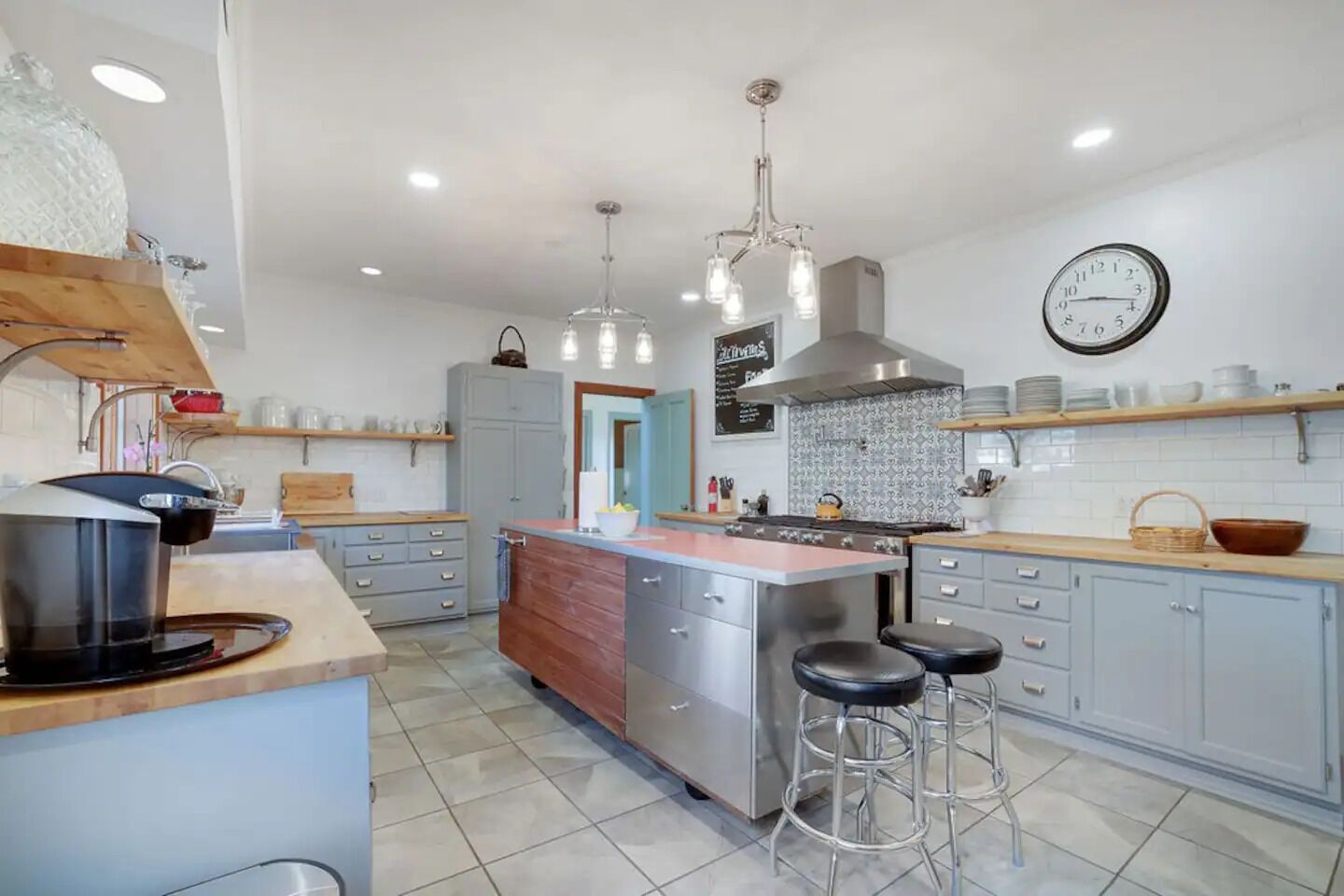 Travel Together Stay Together- Sleeps 16+