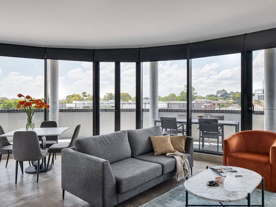 Executive-Apartment, 1 Schlafzimmer (Open Plan) | Wohnbereich | 50-Zoll-Smart-TV mit Satellitenempfang, Fernseher, Netflix