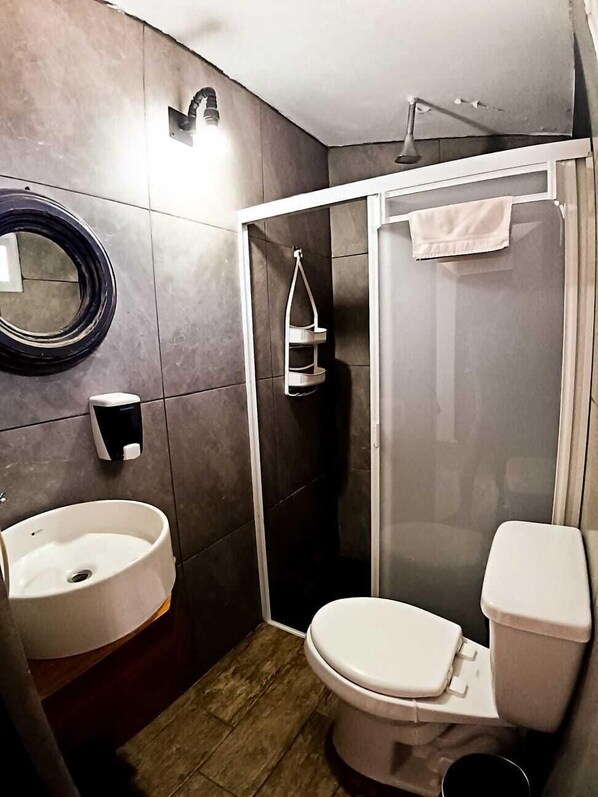 Family Suite | Bathroom | Hair dryer, towels - Casa Salazar Durango (Durango)