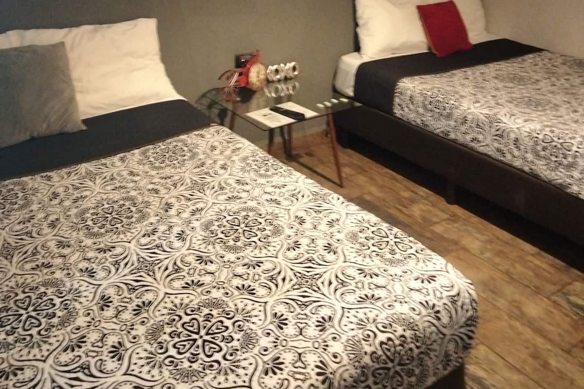 Family Suite | 1 bedroom, free WiFi, bed sheets