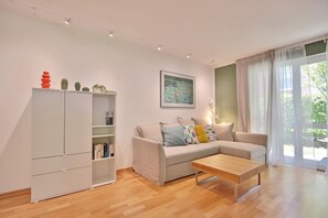 Tv, dvd-spelare och en stereo