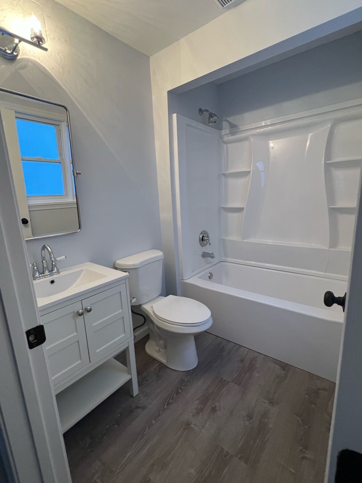 4 houses from the beach w/ brand new pool in LBI