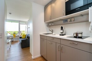 冰箱、微波炉、炉灶、洗碗机