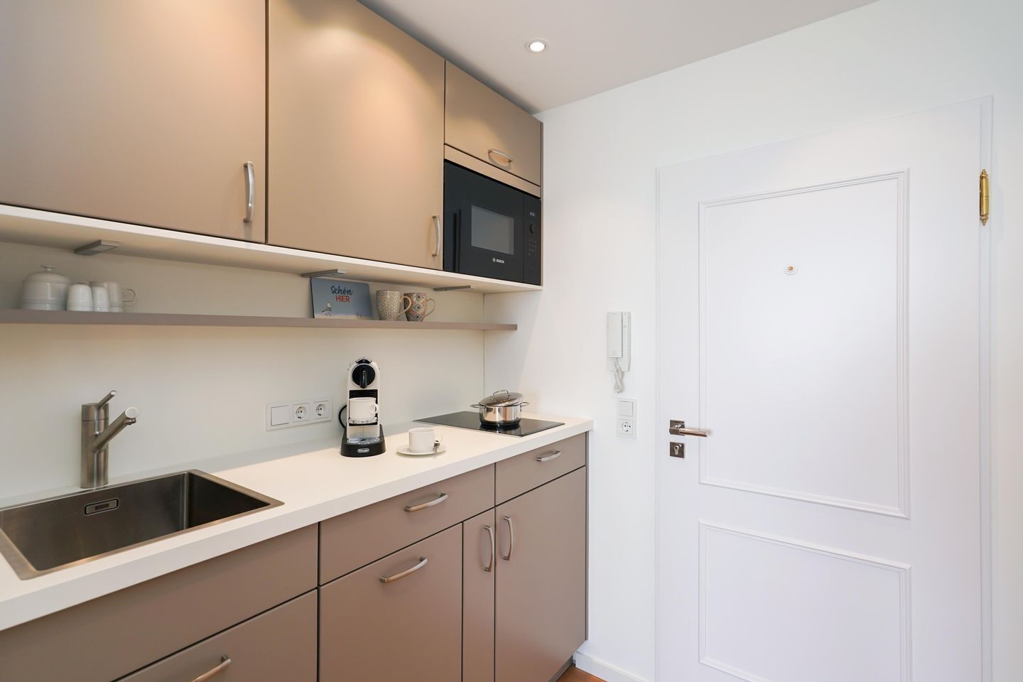 Refrigerador, microondas, parrilla de estufa y lavavajillas 