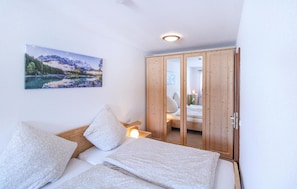 1 habitación, cuna de viaje, wifi gratis y ropa de cama