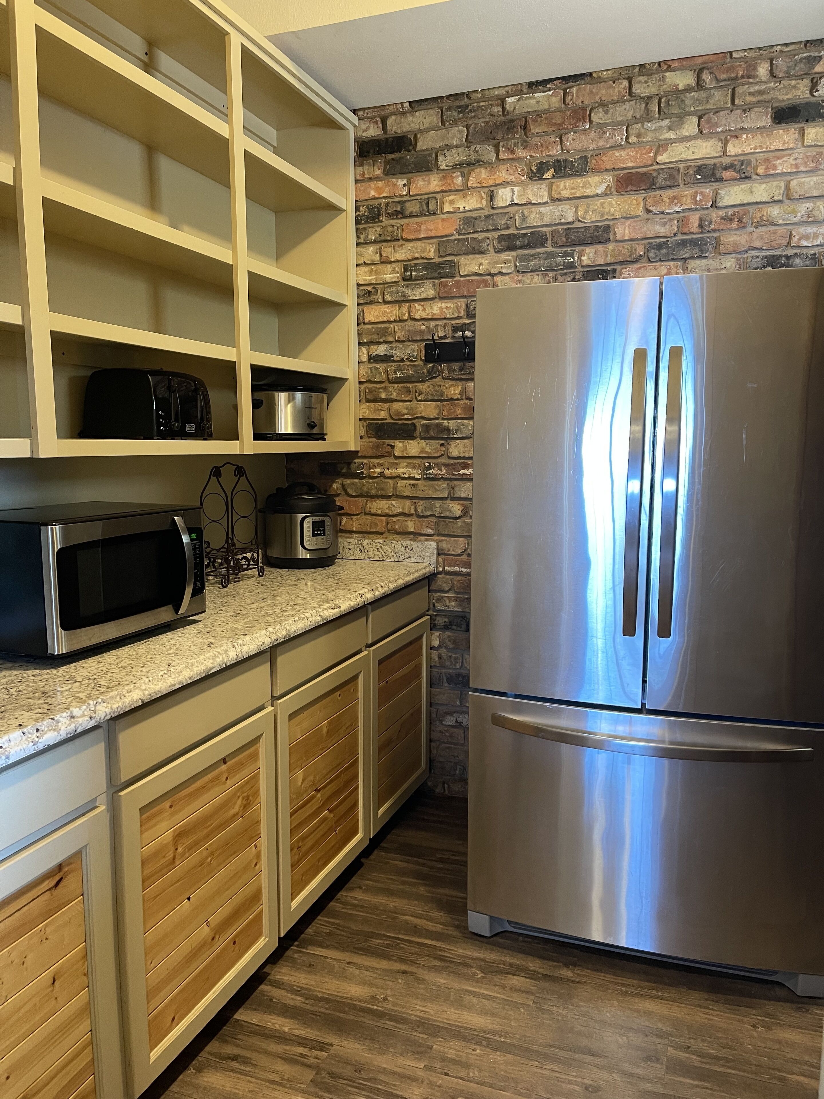 Lakefront Adventure Lodge