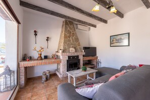 Smart-TV, bordtennis og bøker