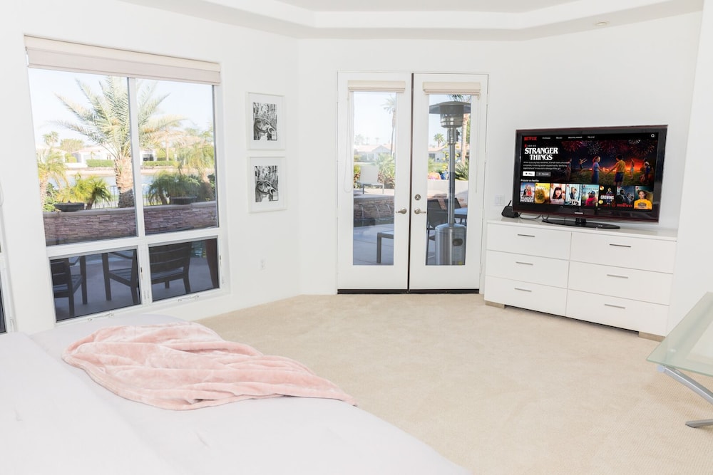 Beautiful La Quinta Home on Golf Course with Private Pool La Quinta