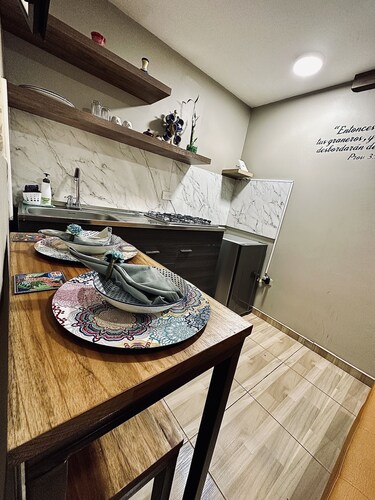 Beautiful Studio Close To The Airport