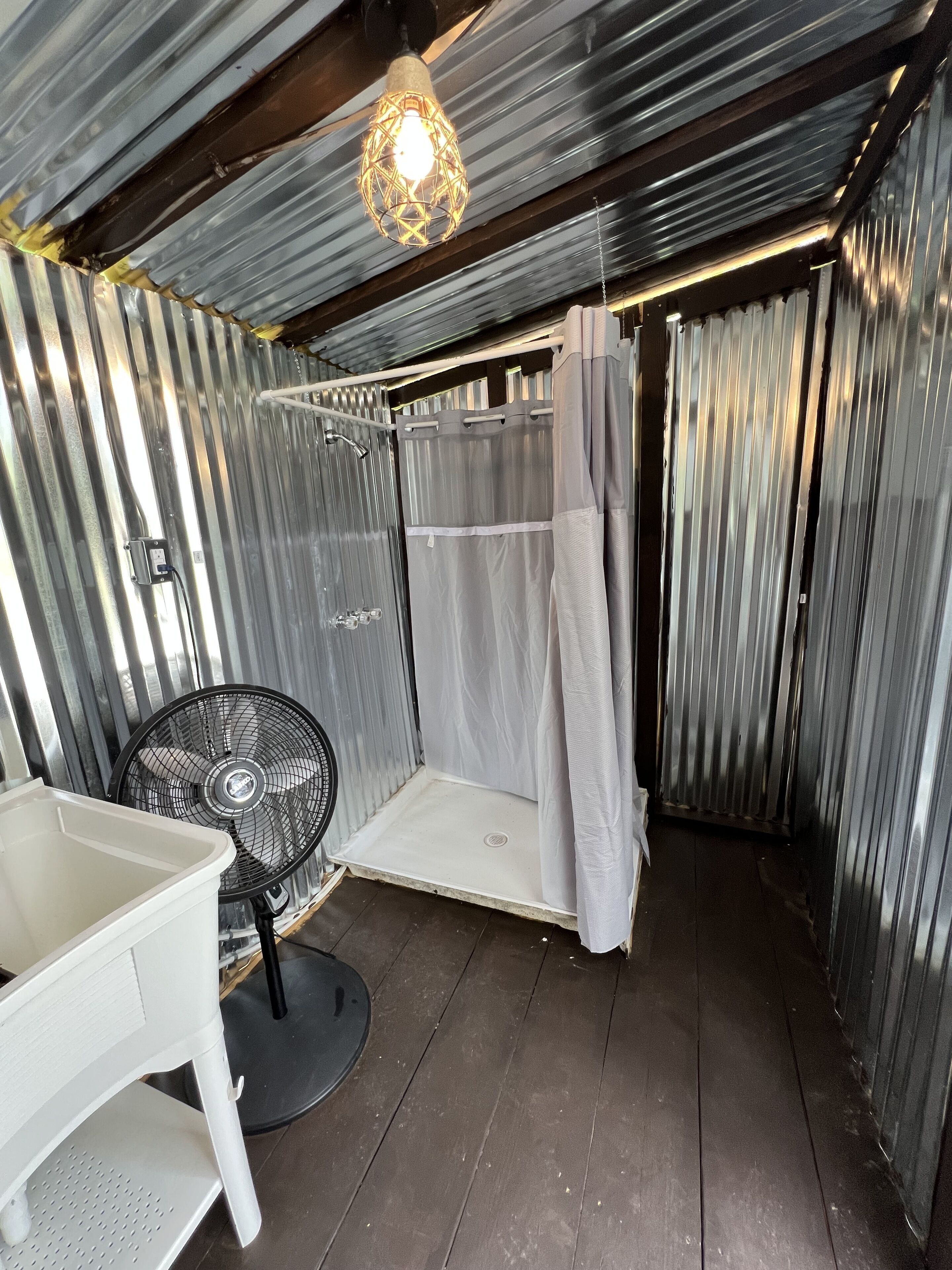 Airstream Vibes on 90 acres