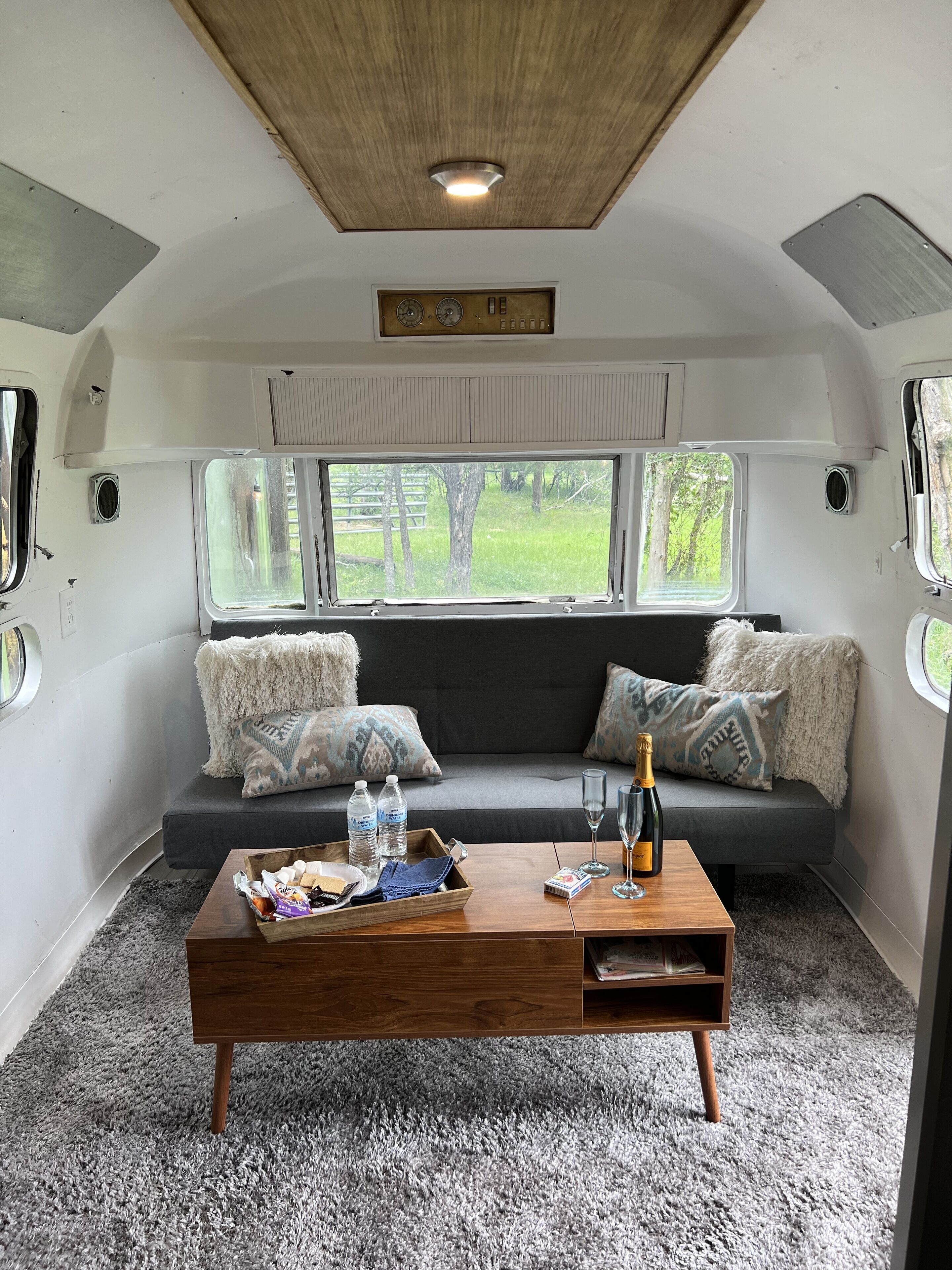Airstream Vibes on 90 acres