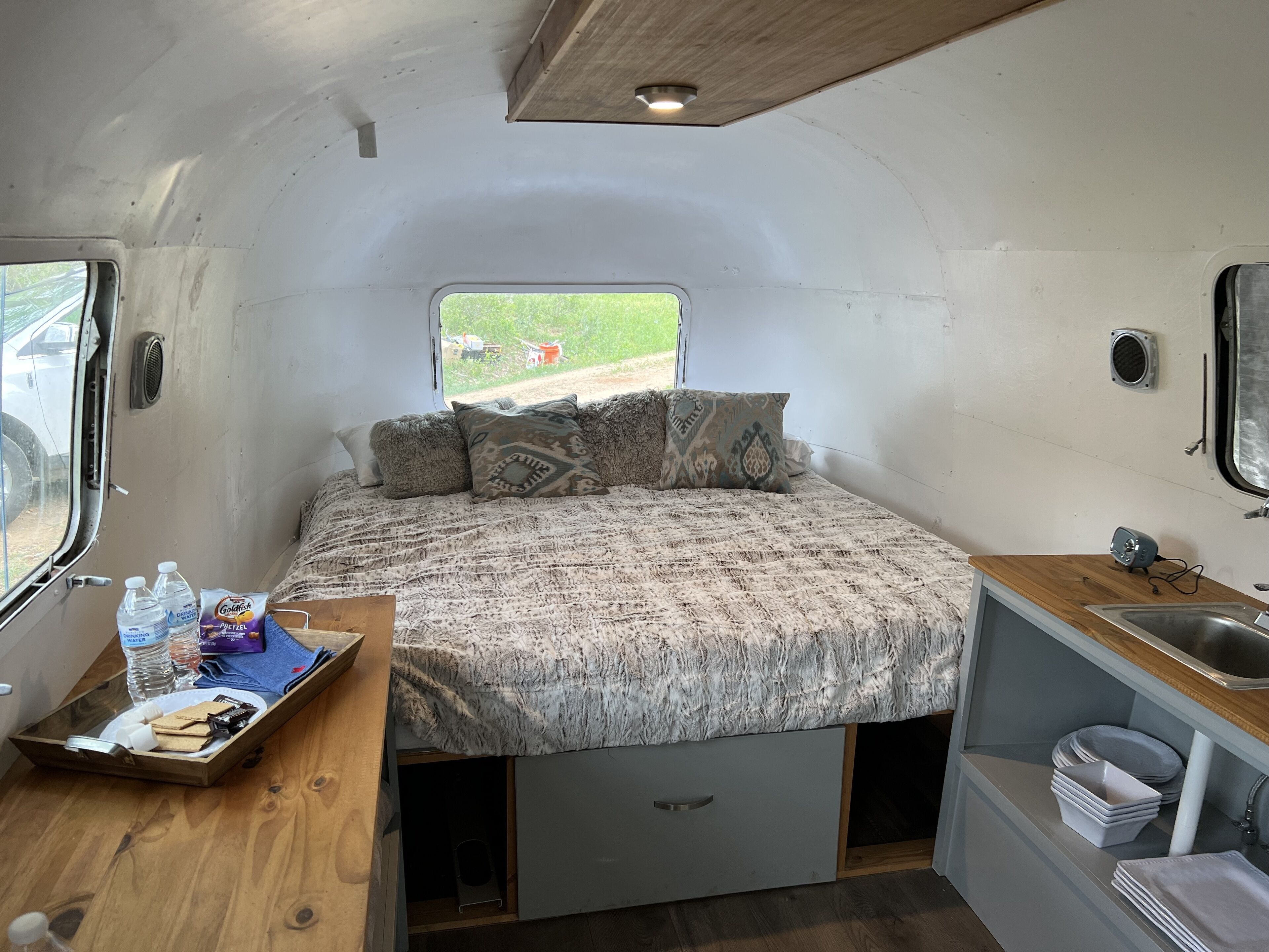 Airstream Vibes on 90 acres