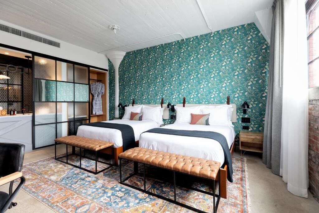 Convenient Stay, Superb Location, Pets Allowed, Parking Onsite