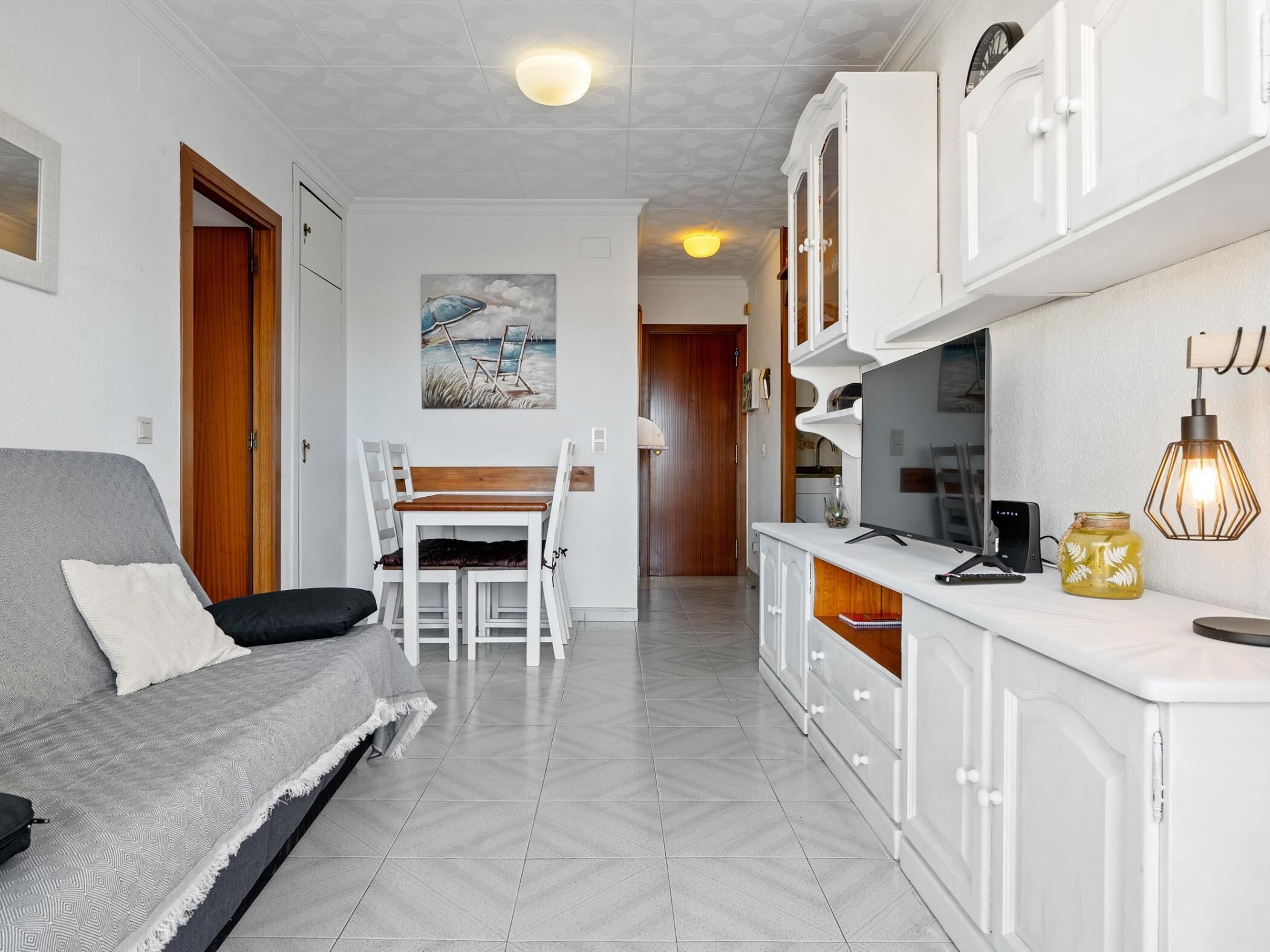 Apartment with terrace and parking 350m beach