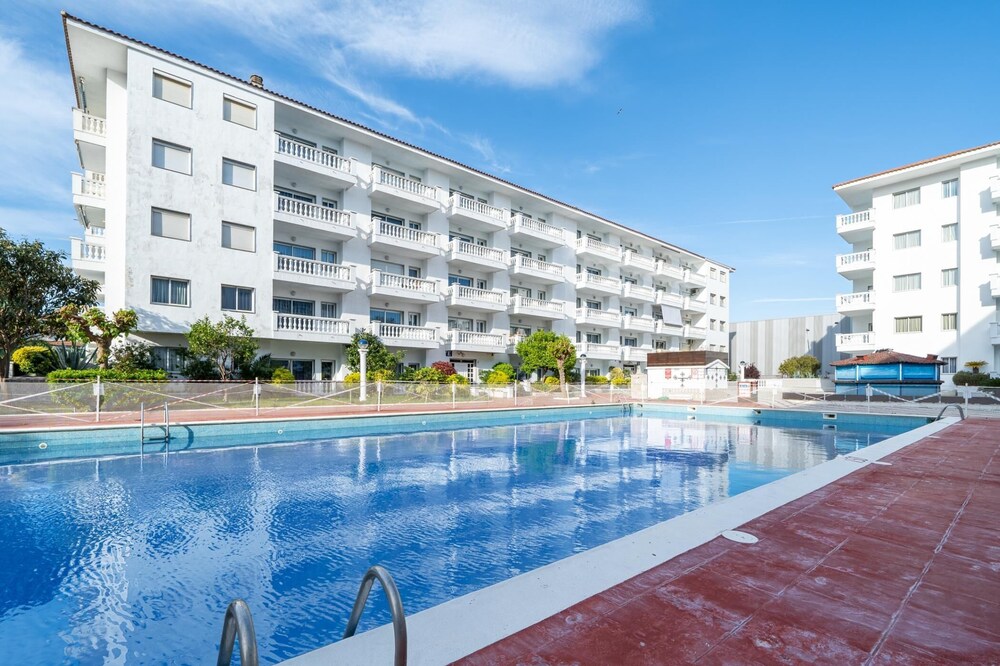 Apartamento con terraza y parking a 350m playa